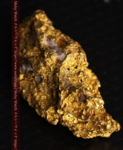 8.19gの複雑で多彩な表面の縦長の自然金-G0447-12