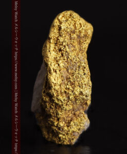 2.03gのお茶目な石英のワンポイントが面白い自然金-G0449-4