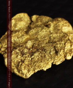 0.99gの非常に薄いやや丸い形をした自然金-G0450-10