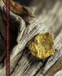 0.99gの非常に薄いやや丸い形をした自然金-G0450-3