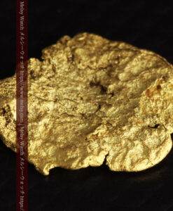 0.99gの非常に薄いやや丸い形をした自然金-G0450-8