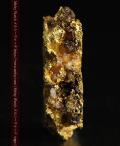 7.97gの四面に石英や凹凸など特徴がある自然金-G0470-3