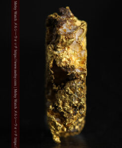 7.97gの四面に石英や凹凸など特徴がある自然金-G0470-4