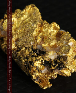 7.97gの四面に石英や凹凸など特徴がある自然金-G0470-8