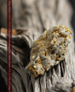 14.9gの石英の中に入り混じる特殊な姿の自然金-G0474-15