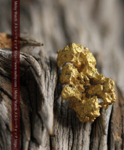 7.12gの天然ものならではの味のある形状の自然金-G0480-5