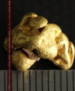 3.5gの愛嬌のある丸みに特徴がある自然金-G0483-16