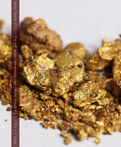 4.03gの砂金から小粒サイズまでの個人採掘家の自然金-G0492-2