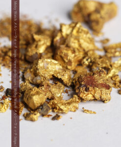 3.85gの砂金から小粒サイズまでの個人採掘家の自然金-G0493-4