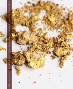 3.83gの砂金から小粒サイズまでの個人採掘家の自然金-G0494-9