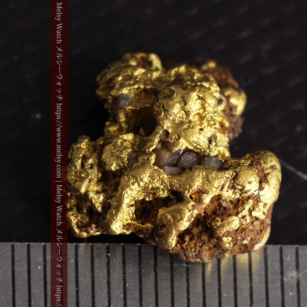 5.4gの野趣に富んだ味のある形状の自然金