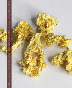 1.85gのトゲトゲの小さな粒のビクトリア州産自然金-G0504-4