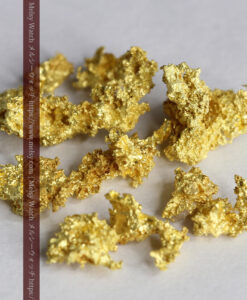 1.85gのトゲトゲの小さな粒のビクトリア州産自然金-G0504-6