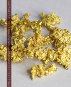 1.85gのトゲトゲの小さな粒のビクトリア州産自然金-G0504-8