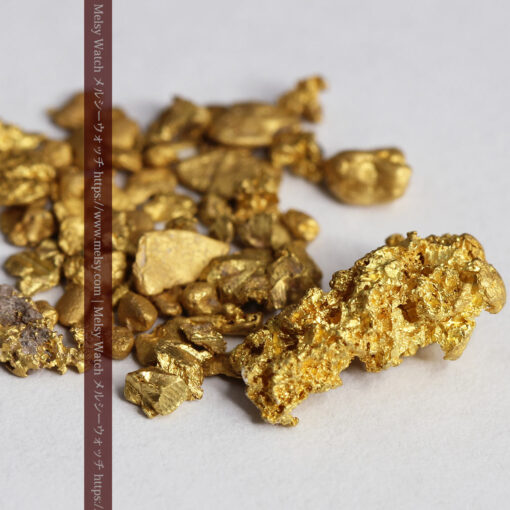 3.43gの小さな粒とやや大きめを1点含むビクトリア州産自然金-G0506-1