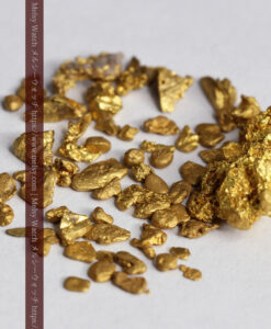 3.43gの小さな粒とやや大きめを1点含むビクトリア州産自然金-G0506-5