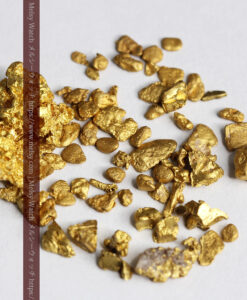 3.43gの小さな粒とやや大きめを1点含むビクトリア州産自然金-G0506-7