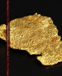 17.36gのゴジラのシルエットような特徴的な形の薄型自然金-G0507-13