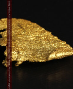 17.36gのゴジラのシルエットような特徴的な形の薄型自然金-G0507-17