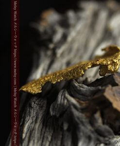 17.36gのゴジラのシルエットような特徴的な形の薄型自然金-G0507-22