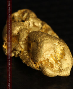 3.20gの少し丸みを帯びた縦長の面の複雑な自然金-G0511-11