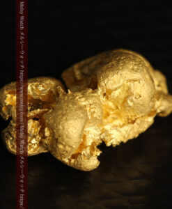 3.20gの少し丸みを帯びた縦長の面の複雑な自然金-G0511-12