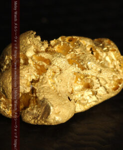 3.20gの少し丸みを帯びた縦長の面の複雑な自然金-G0511-5