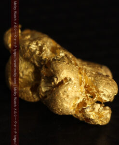 3.20gの少し丸みを帯びた縦長の面の複雑な自然金-G0511-8