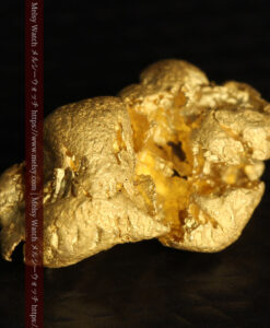 3.20gの少し丸みを帯びた縦長の面の複雑な自然金-G0511-9