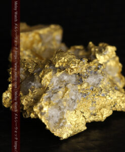 4.24gの金と石英の組み合わせが複雑な中央に穴の開いた自然金-G0516-11