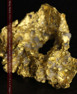 4.24gの金と石英の組み合わせが複雑な中央に穴の開いた自然金-G0516-6