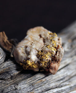 20.1gのはっきりと金の流れが見える大粒の石英の中の自然金-G0523-6