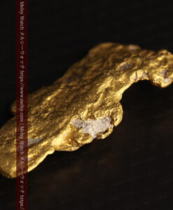 4.45gの埴輪のような形の縦長で細身の自然金-G0527-10