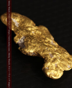 4.45gの埴輪のような形の縦長で細身の自然金-G0527-11