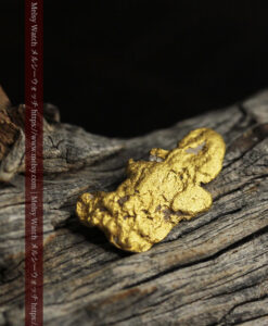 4.45gの埴輪のような形の縦長で細身の自然金-G0527-2