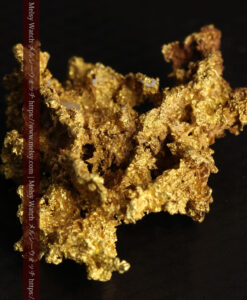 8.48gの荒々しい凹凸が魅力の西オーストラリア州産の大きめの自然金-G0535-6