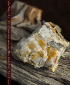 19.18gの大きな石英の所々に見える自然金-G0556-3