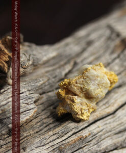 3.91gの特徴ある石英の入り方で入手しづらい珍しい自然金-G0560-2