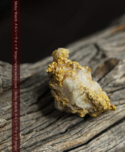 3.91gの特徴ある石英の入り方で入手しづらい珍しい自然金-G0560-5