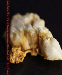 1.9gの切り立つような荒い石英の並びが面白い自然金-G0564-10