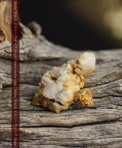 1.9gの切り立つような荒い石英の並びが面白い自然金-G0564-14