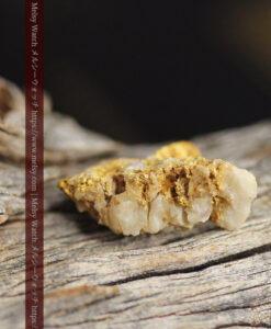 1.9gの切り立つような荒い石英の並びが面白い自然金-G0564-15