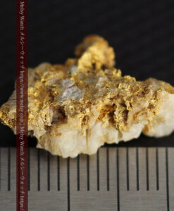 1.9gの切り立つような荒い石英の並びが面白い自然金-G0564-16