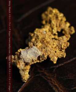 1.21gの魚のような形で薄く繊細な組成の自然金-G0569-13