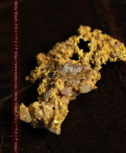 1.21gの魚のような形で薄く繊細な組成の自然金-G0569-7