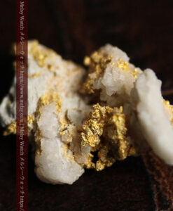 1.58gの粒の大きな石英と微細な金の結合が面白い自然金-G0570-3