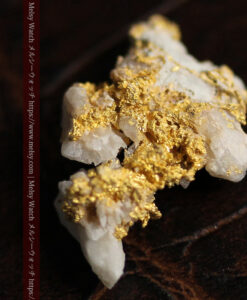 1.58gの粒の大きな石英と微細な金の結合が面白い自然金-G0570-5