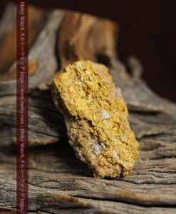 2.93gの両面で特徴の違いが楽しめる粒子の繊細な自然金-G0573-10