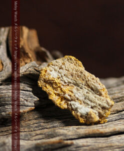 2.93gの両面で特徴の違いが楽しめる粒子の繊細な自然金-G0573-11