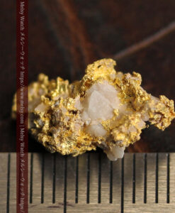 1.48gの豆粒サイズで両面に違いが見える自然金-G0574-13